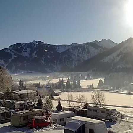 App 1 - Farbennest Mit Fruehstueck Teekueche, Sommerbergbahnen Inkl Tannheim Exterior foto